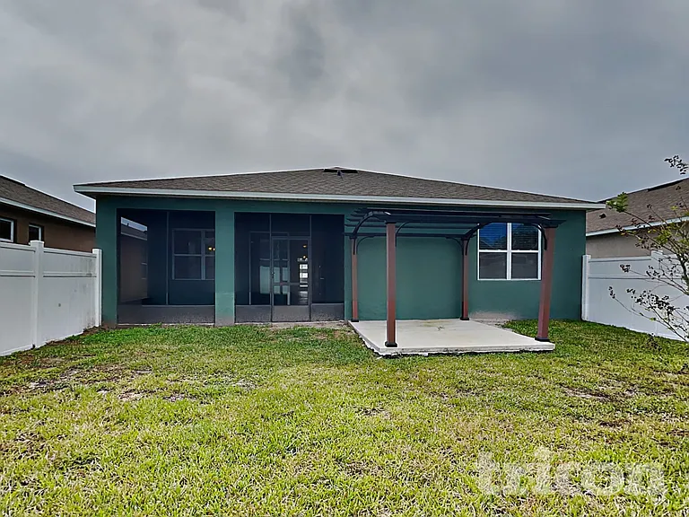 112 Waterside Cir — Photo 16