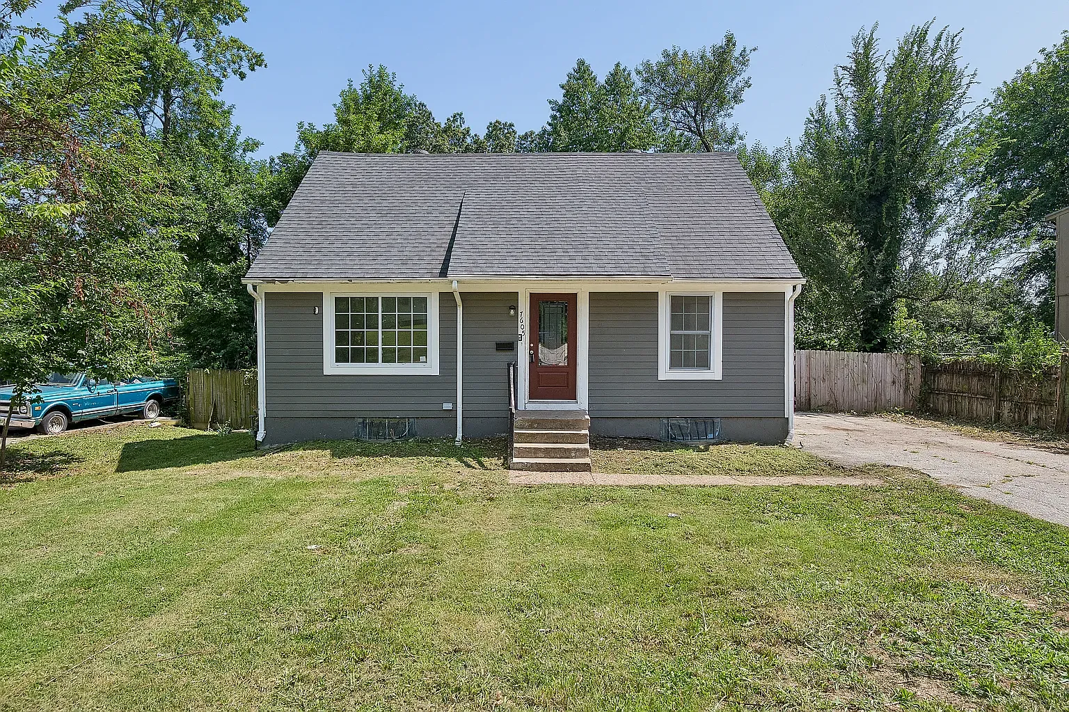 3 bed, 1280 sqft, $1,600 — Photo 1