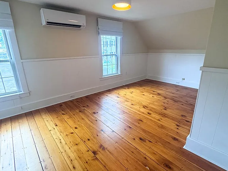 371 Middle St — Photo 16
