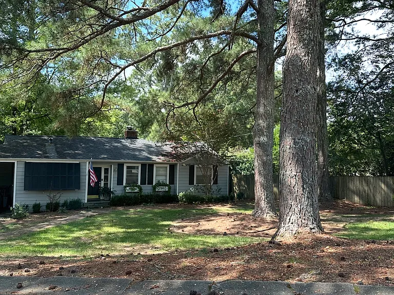 630 Royal St — Photo 1