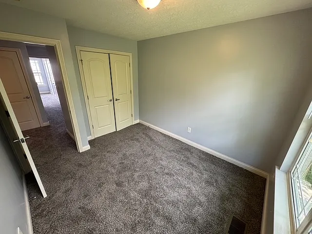 921 McClanahan Ln — Photo 10