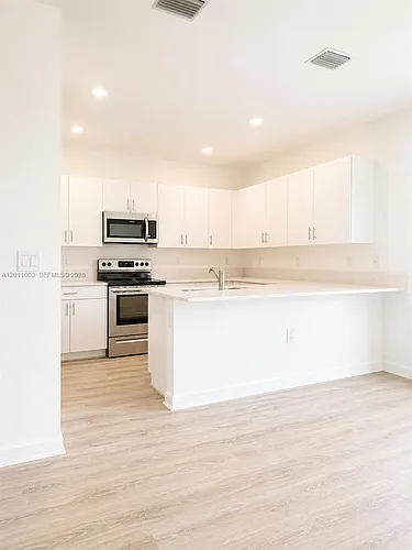 925 NE 211th St #925 Photo 1
