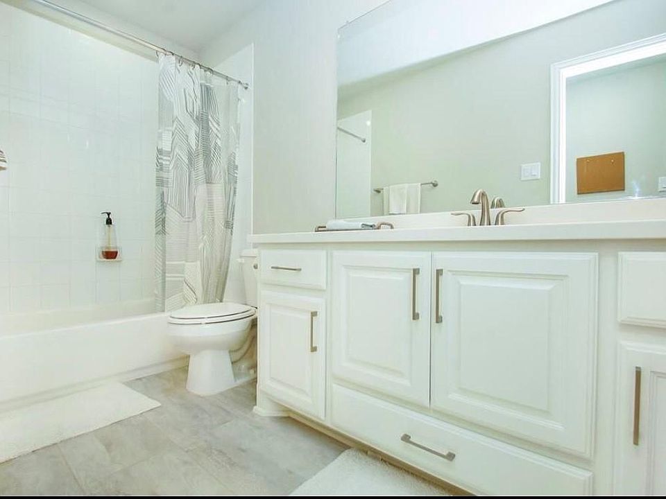 1st image of 2452 King Arthur Blvd
