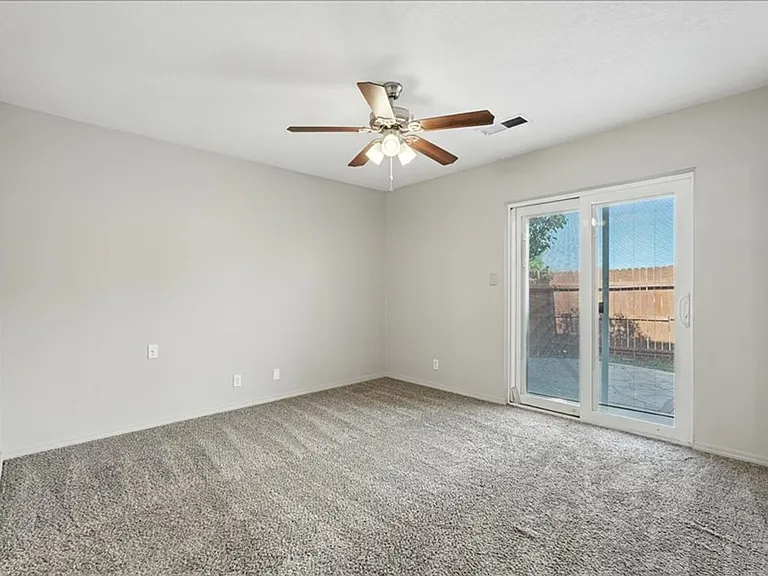 7901 Cockatoo Ln NE — Photo 16