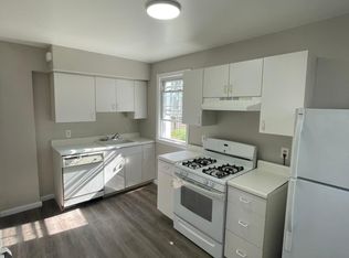 707 Ercama St, Linden, NJ 07036