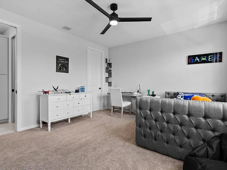 16493 Helix Ct — Photo 15