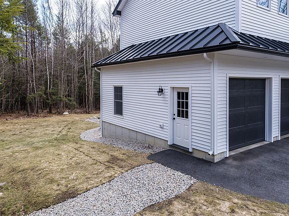 3rd image of 33 Eastfield Drive