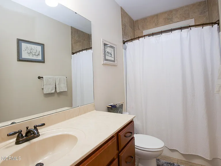 237 Rothbury Dr — Photo 43