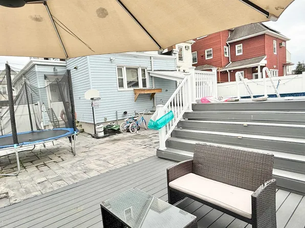 69 Humphrey Avenue image 38 of 41