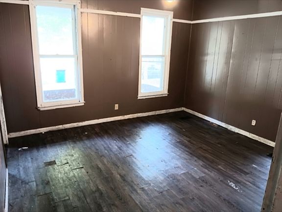 5th image of 515 S College Ave