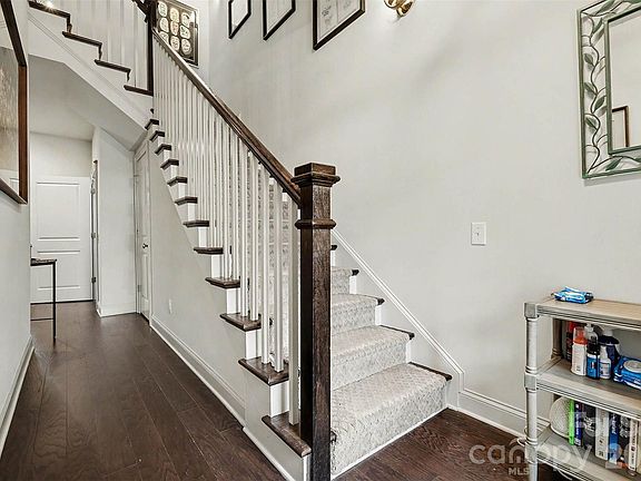 5th image of 3030 Fairview Villa Ct