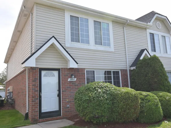29947 Emily Ln, Chesterfield, MI 48047