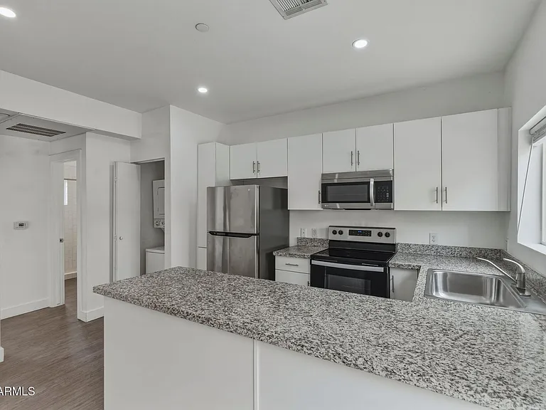 622 N 9th Ave #301 — Photo 9