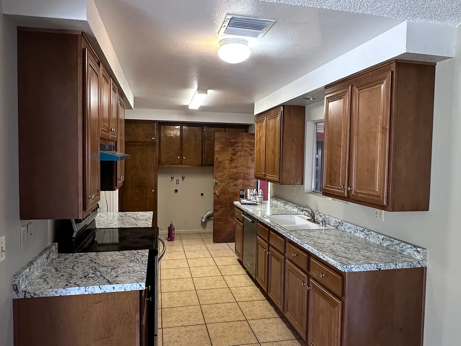 2 bed, 1350 sqft, $2,000 — Photo 4