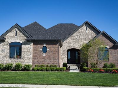 53237 Woodland Mdws, Chesterfield, MI, 48047