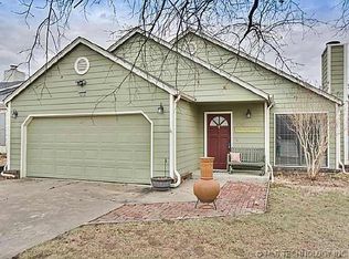 8925 E 92nd Ct, Tulsa, OK 74133