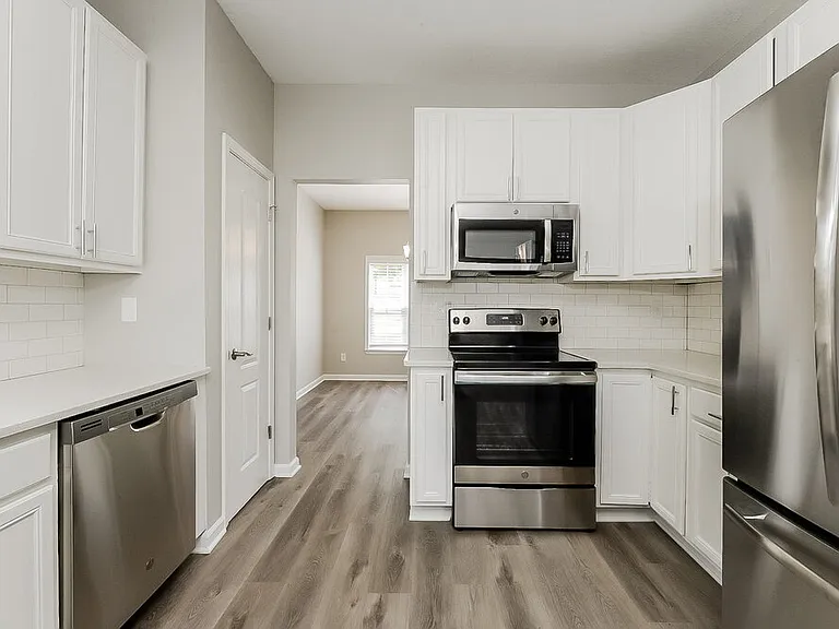 145 Gross Lake Pkwy — Photo 8