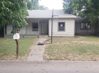 508 Poindexter Ave, Cleburne, TX 76033