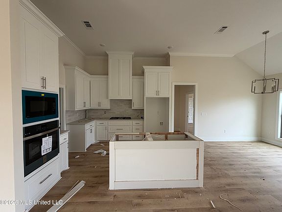 5th image of 1212 Old Court Xing