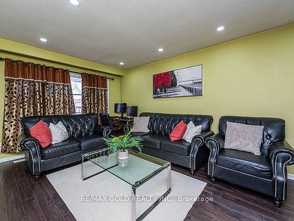 5th image of 3430 Chipley Cres