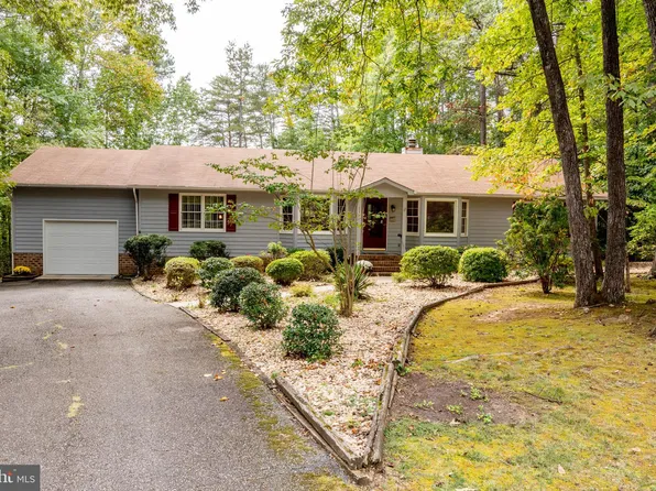 554 Lake Caroline Dr, Ruther Glen, VA 22546