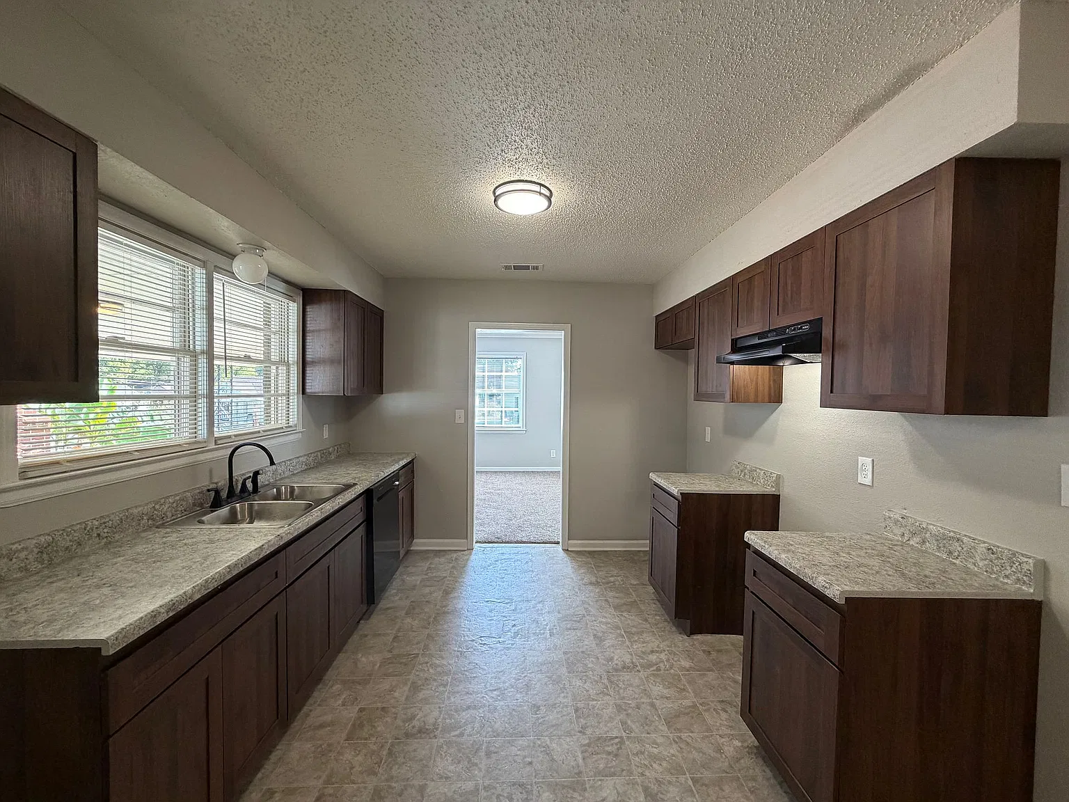 258 W Essex Ave — Photo 4