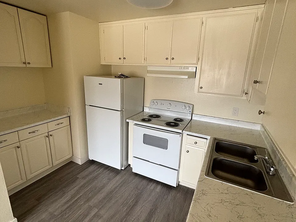 Orange Grove Apartments