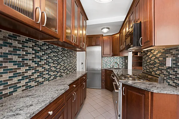 Rented by Douglas Elliman | media 3