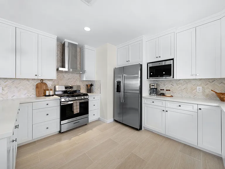 4062 Goldfinch St — Photo 36