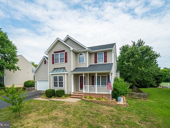 3rd image of 15 Ashcroft Dr