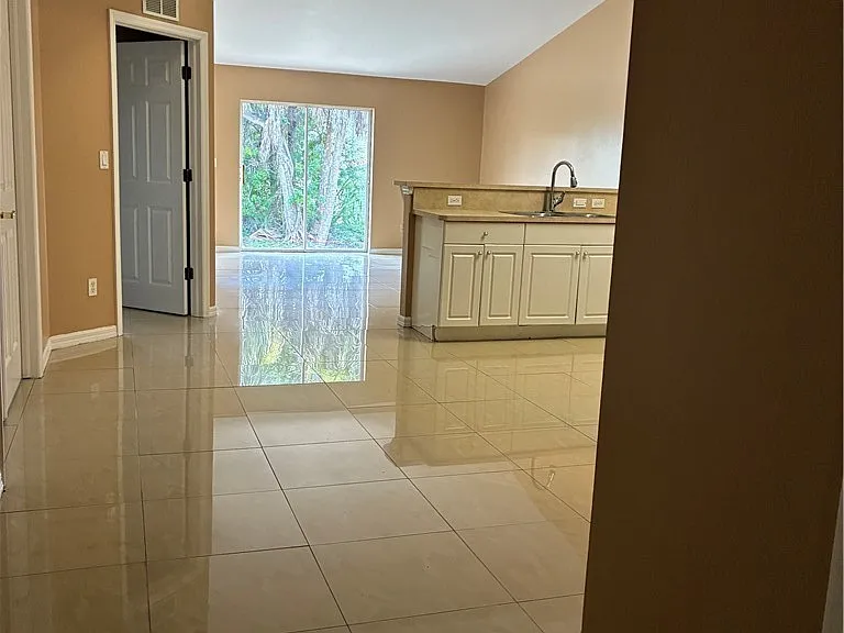 10741 Robinson St — Photo 5