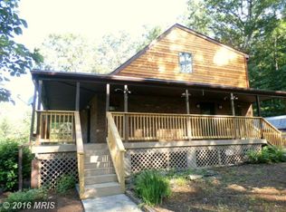 552 Lamplight Rd, Inwood, WV 25428