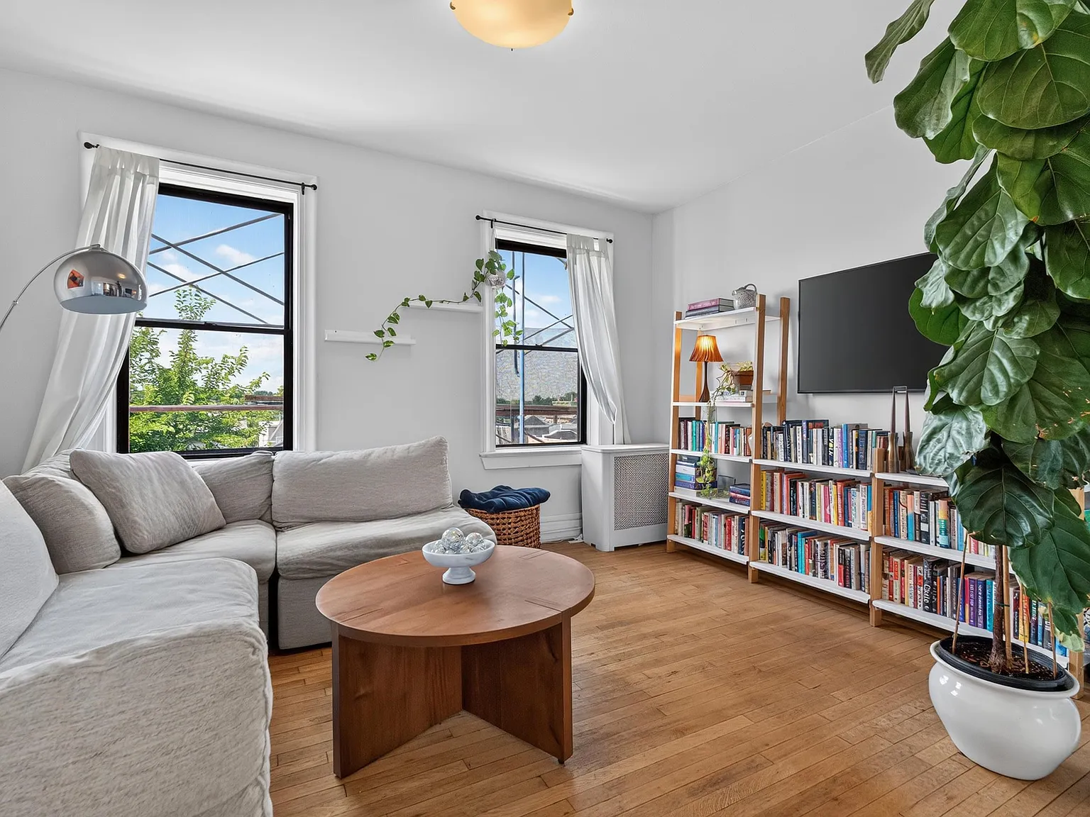 1 bed, 1.0 bath, $2,350 — Photo 4