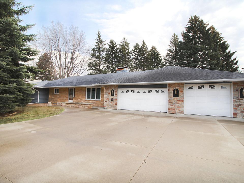 1st image of 1130 Skyline Dr