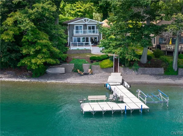 2300 Thornton Grv S, Skaneateles, NY 13152