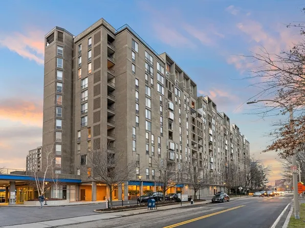 33 Pond Ave APT 308, Brookline, MA 02445