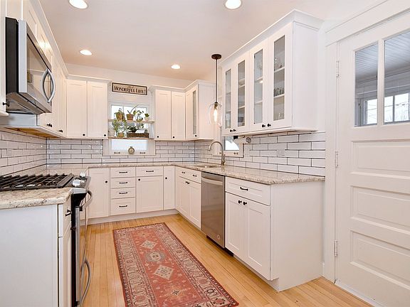 4th image of 538 N Stone Ave