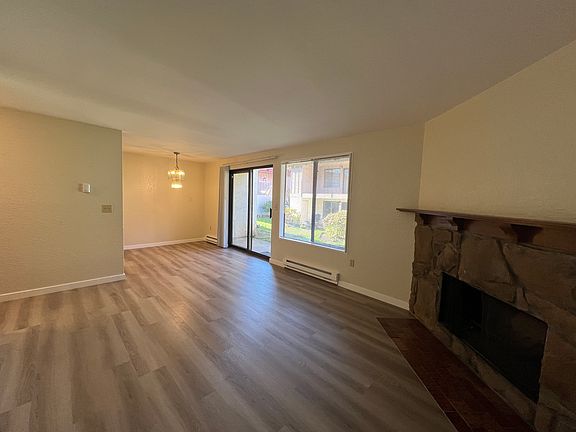 4th image of 15749 NE 18th St #B6