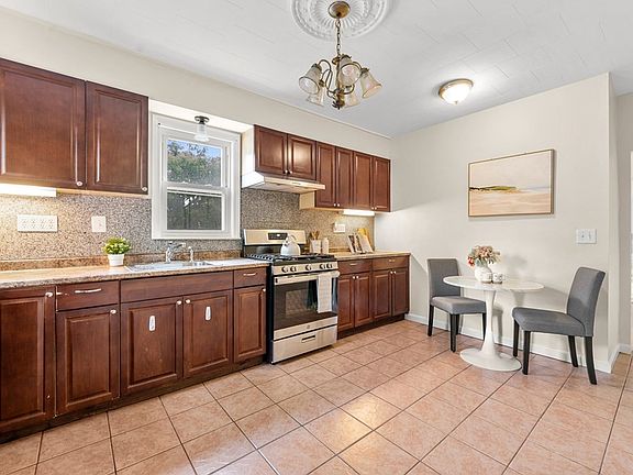 2nd image of 38 Illinois Ave #2