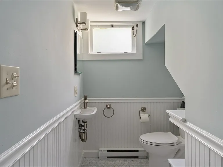 10 Brewer St — Photo 12