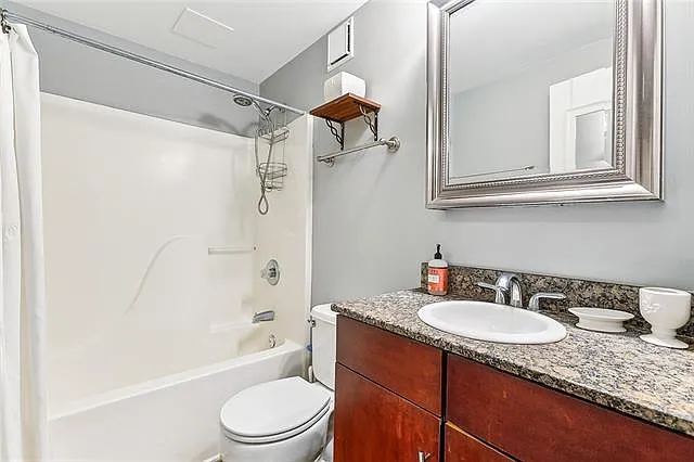 920 Poeyfarre St #303 — Photo 14