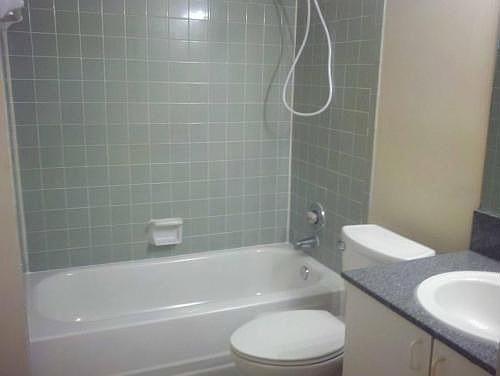 3rd image of 844 Sky Lake Cir APT A