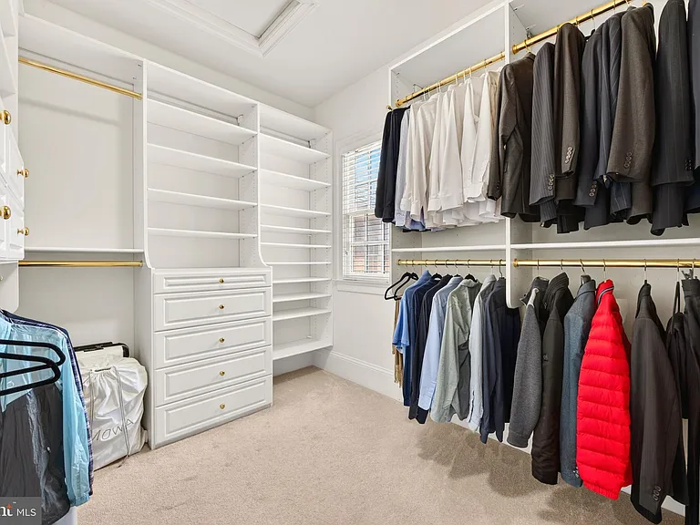 9860 Palace Green Way — Photo 35