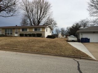 118 Connie Dr, Saint Charles, MO 63301