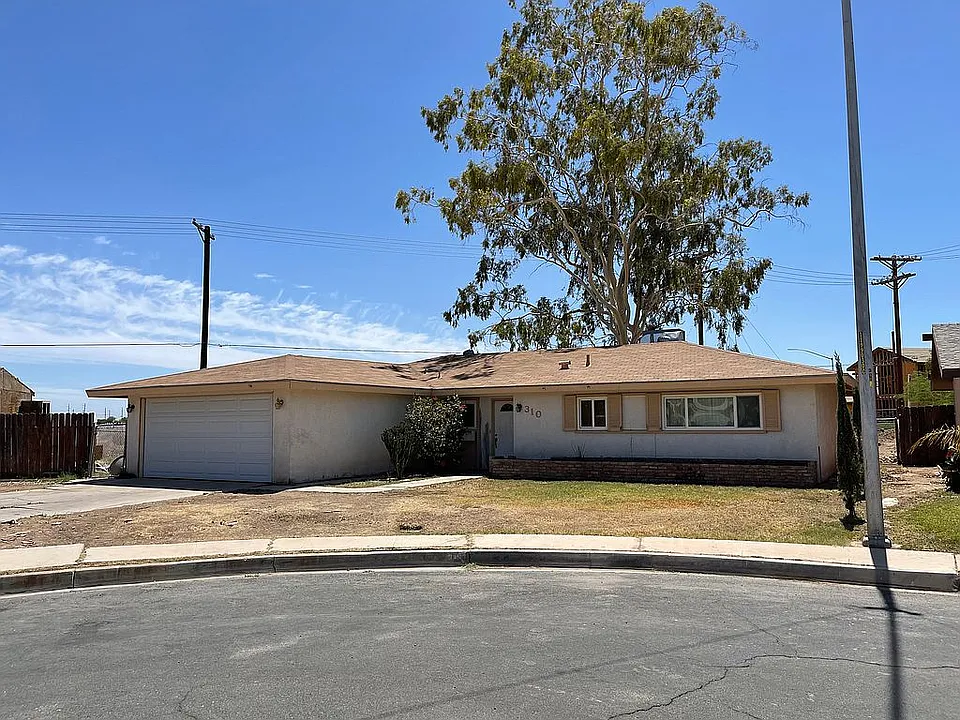 310 Ell St, Brawley, CA 92227 | Zillow