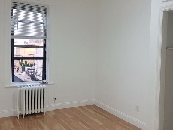 5th image of 2506 21st St APT 2