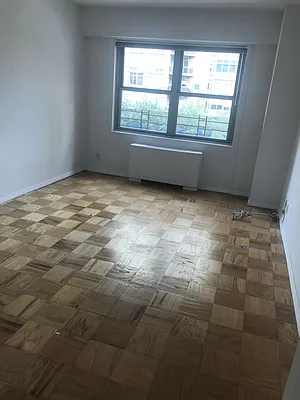 Rented by Carlyle Property Management | media 13