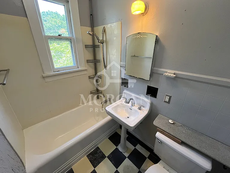 428 Delaware St — Photo 4