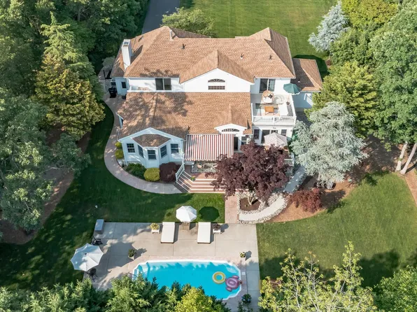 34 Caledonia Dr, Ocean View, NJ 08230