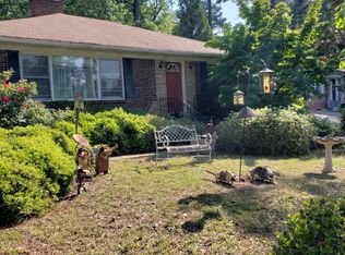 390 Hilderbrand Dr, Sandy Springs, GA 30328